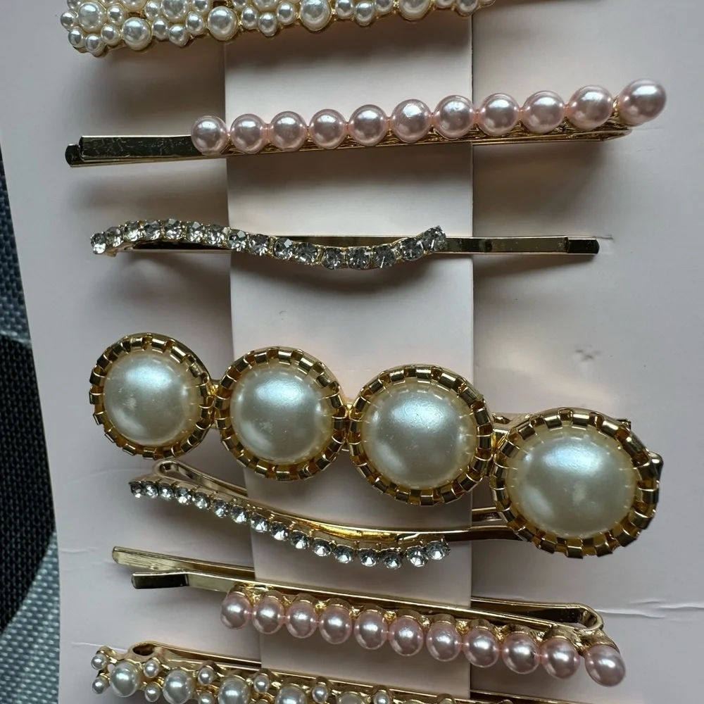 Nicole Miller 7 piece Pearl and Gold Hair Clip Set